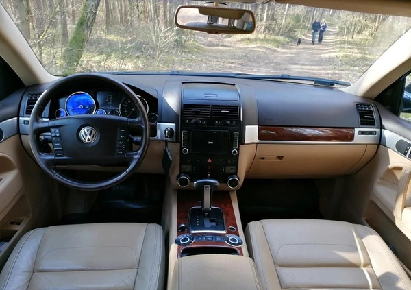 Volkswagen Touareg cena 46800 przebieg: 221000, rok produkcji 2009 z Strzelce Opolskie małe 106